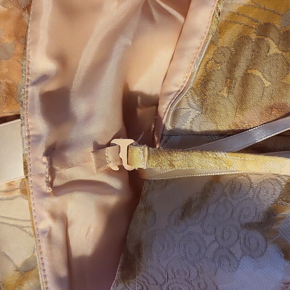 Elegant pale pink and gold evening dress - Picture 5 of 6